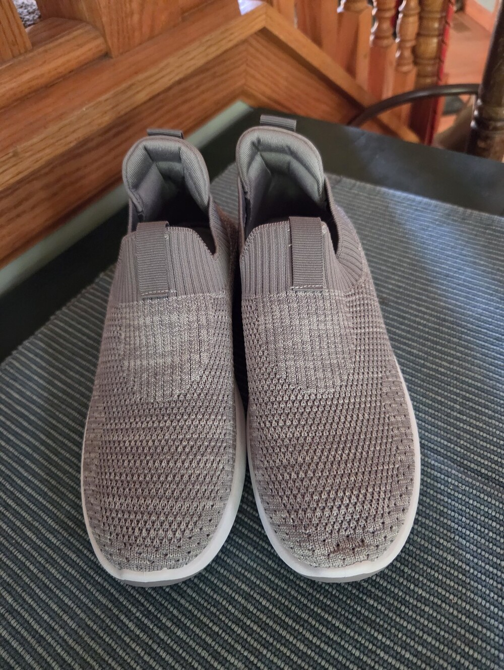 Tommy Bahama Women's Memory Foam Slip On Stretch Knit Shoes (NWT)